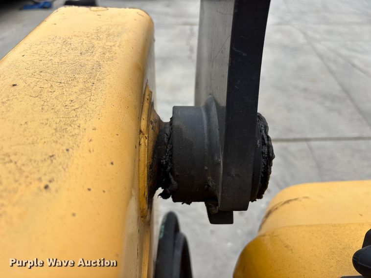 image for item FC4581 2005 John deere 317 skid steer loader