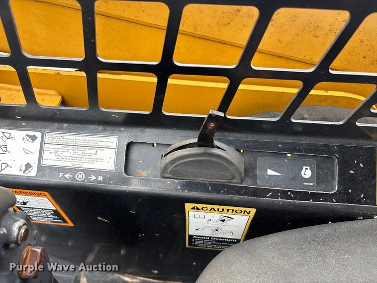 image for item FC4581 2005 John deere 317 skid steer loader