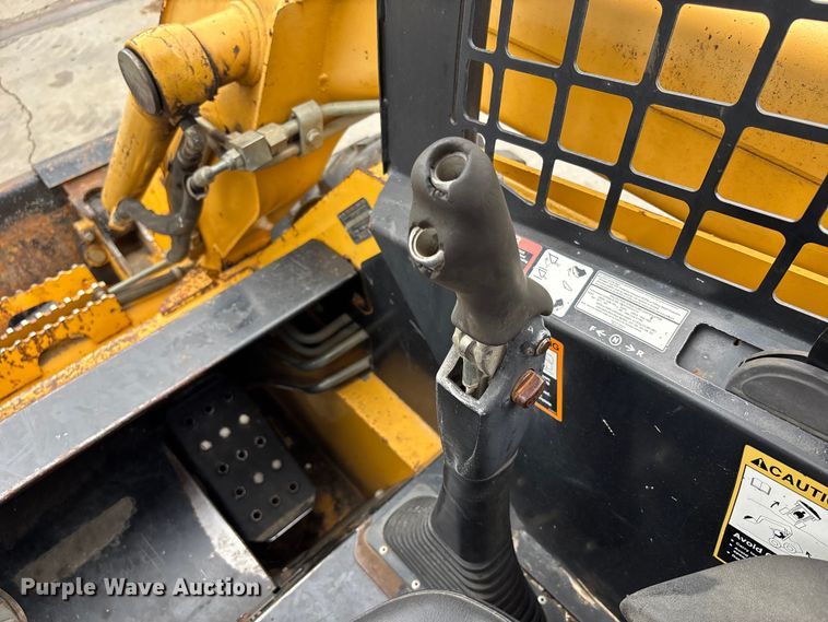 image for item FC4581 2005 John deere 317 skid steer loader