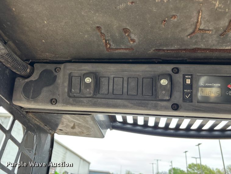 image for item FC4581 2005 John deere 317 skid steer loader