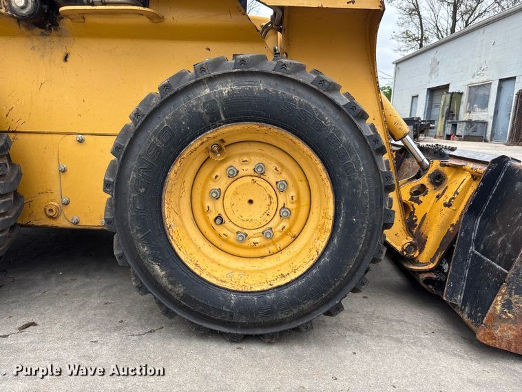 image for item FC4581 2005 John deere 317 skid steer loader