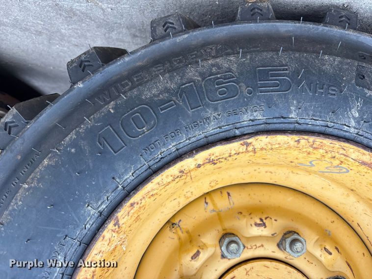 image for item FC4581 2005 John deere 317 skid steer loader