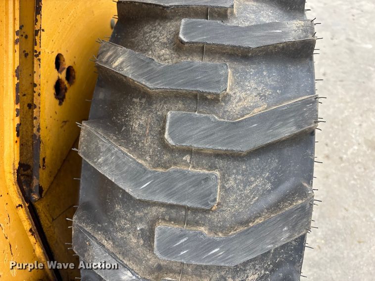 image for item FC4581 2005 John deere 317 skid steer loader