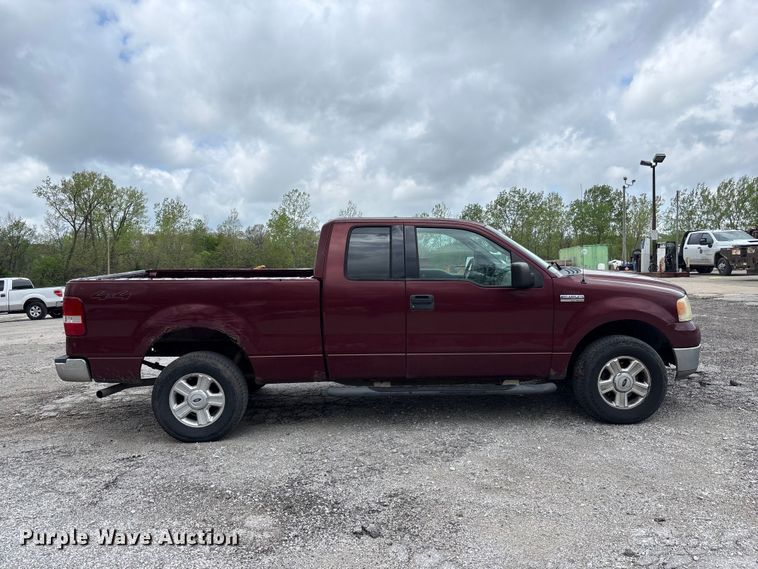 image for item FC4583 2004 Ford F150 Ext. Cab pickup truck