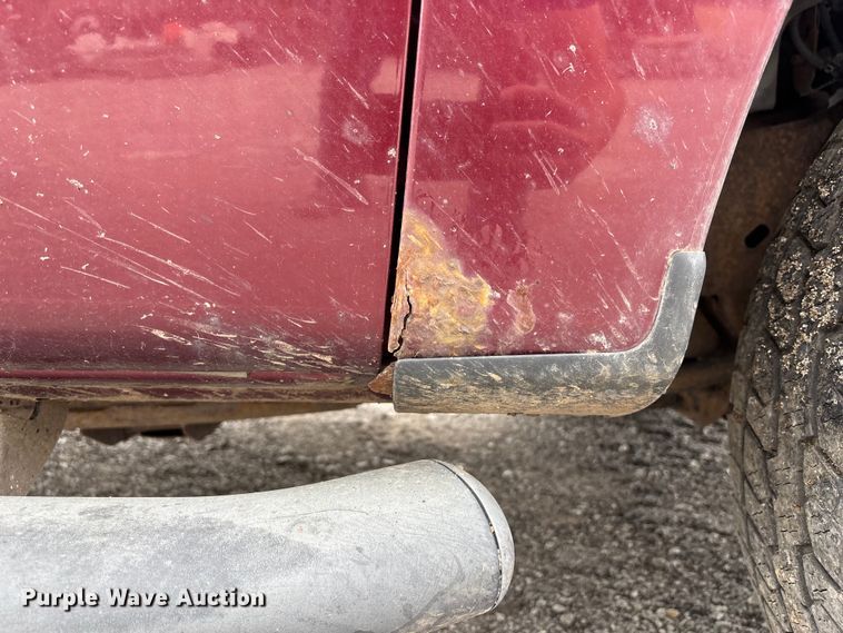 image for item FC4583 2004 Ford F150 Ext. Cab pickup truck