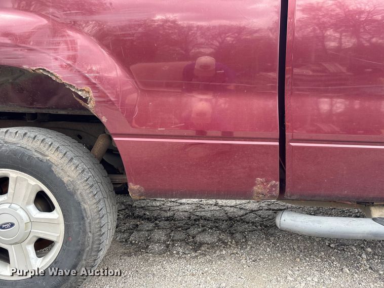 image for item FC4583 2004 Ford F150 Ext. Cab pickup truck