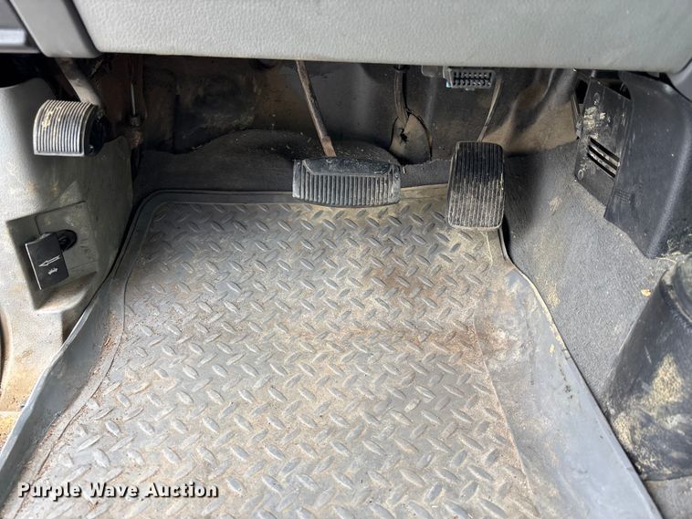 image for item FC4583 2004 Ford F150 Ext. Cab pickup truck