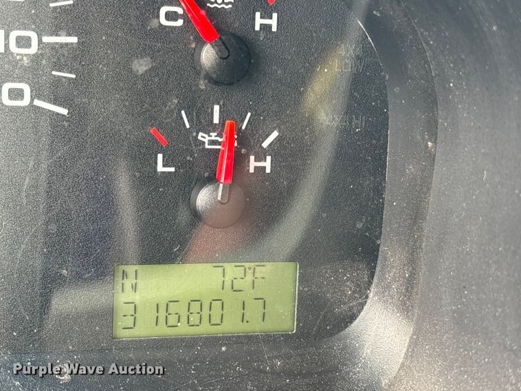 image for item FC4583 2004 Ford F150 Ext. Cab pickup truck