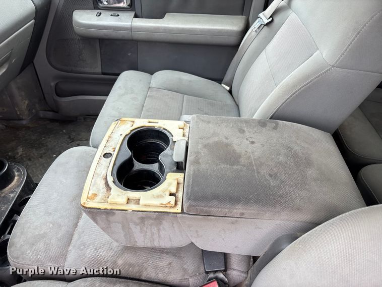 image for item FC4583 2004 Ford F150 Ext. Cab pickup truck