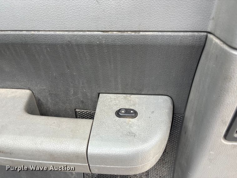 image for item FC4583 2004 Ford F150 Ext. Cab pickup truck