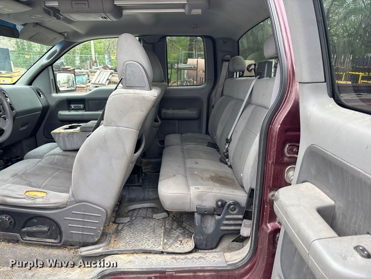 image for item FC4583 2004 Ford F150 Ext. Cab pickup truck