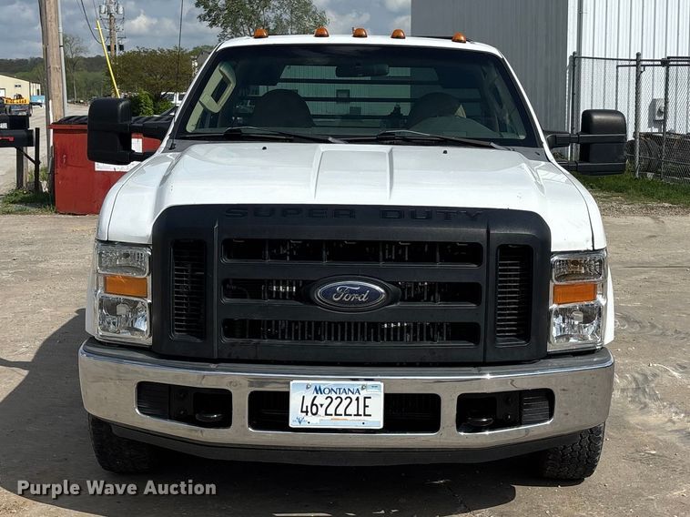 image for item FC4587 2010 Ford F350 Super Duty flatbed pickup truck