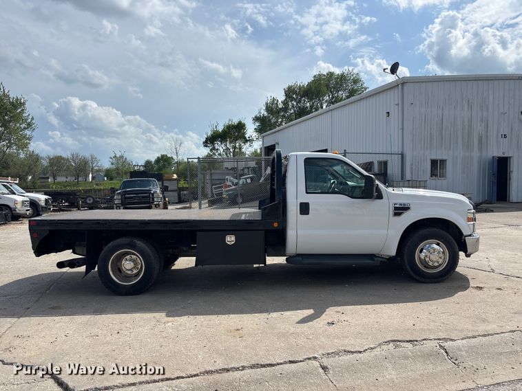 image for item FC4587 2010 Ford F350 Super Duty flatbed pickup truck