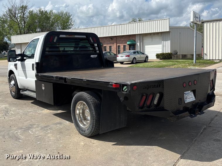 image for item FC4587 2010 Ford F350 Super Duty flatbed pickup truck