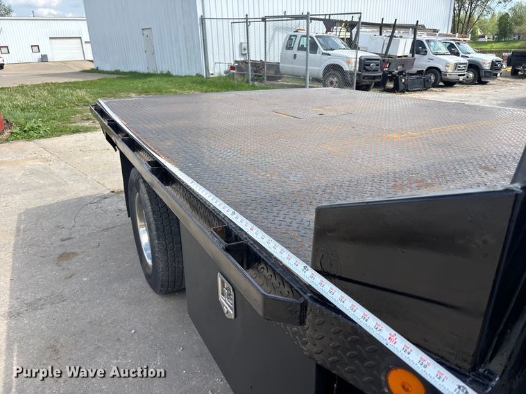 image for item FC4587 2010 Ford F350 Super Duty flatbed pickup truck