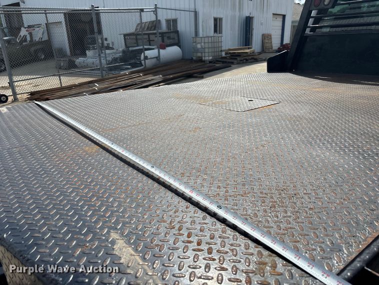 image for item FC4587 2010 Ford F350 Super Duty flatbed pickup truck