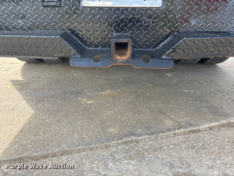 image for item FC4587 2010 Ford F350 Super Duty flatbed pickup truck