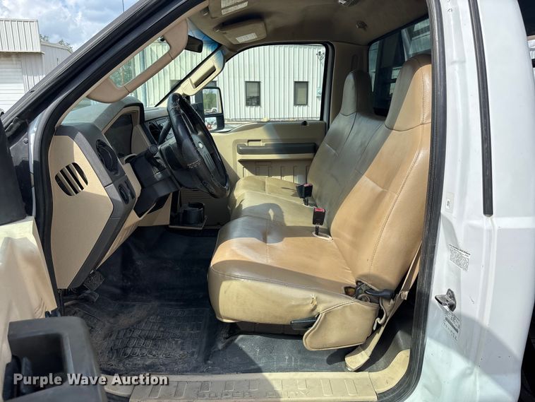 image for item FC4587 2010 Ford F350 Super Duty flatbed pickup truck