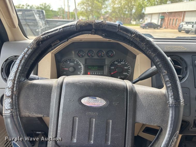 image for item FC4587 2010 Ford F350 Super Duty flatbed pickup truck