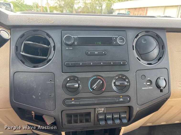 image for item FC4587 2010 Ford F350 Super Duty flatbed pickup truck