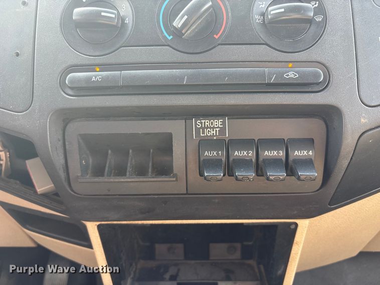 image for item FC4587 2010 Ford F350 Super Duty flatbed pickup truck