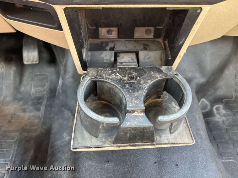 image for item FC4587 2010 Ford F350 Super Duty flatbed pickup truck