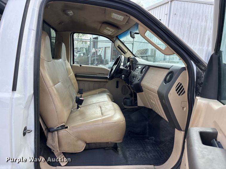 image for item FC4587 2010 Ford F350 Super Duty flatbed pickup truck