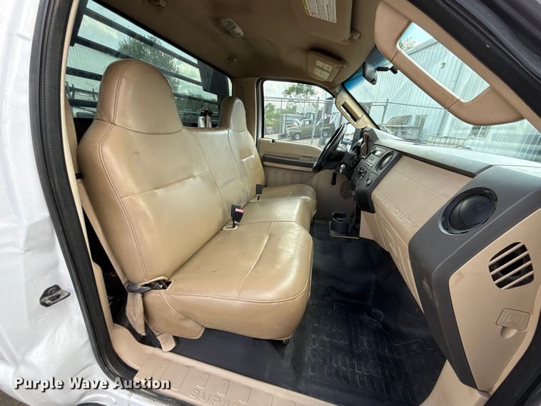 image for item FC4587 2010 Ford F350 Super Duty flatbed pickup truck