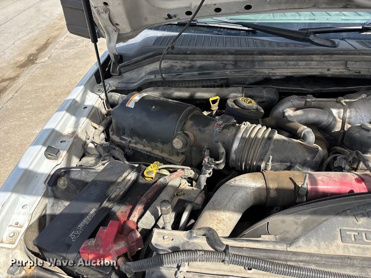 image for item FC4587 2010 Ford F350 Super Duty flatbed pickup truck