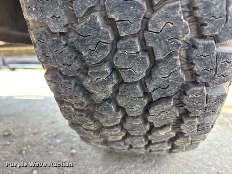 image for item FC4587 2010 Ford F350 Super Duty flatbed pickup truck