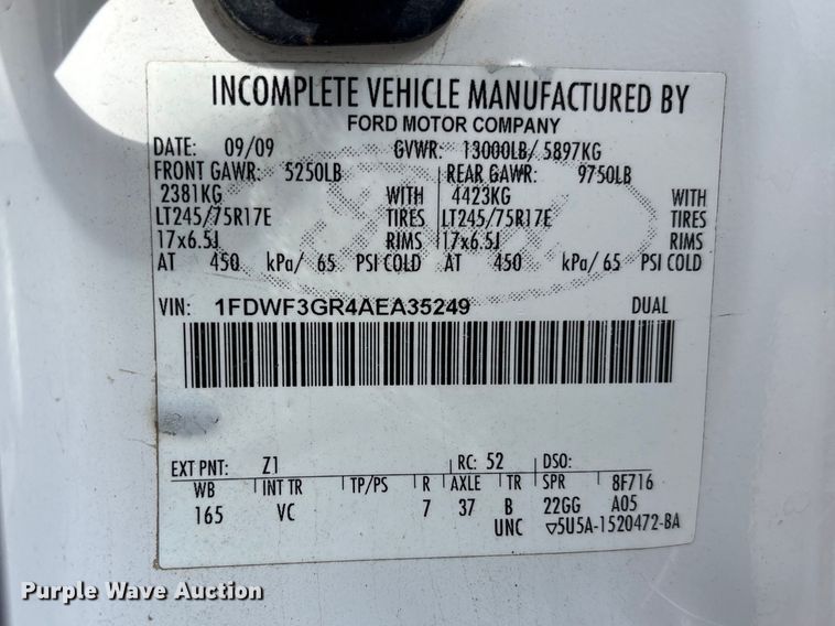 image for item FC4587 2010 Ford F350 Super Duty flatbed pickup truck