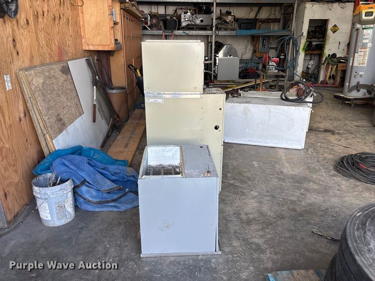 image for item FC4588 Central air and heat unit