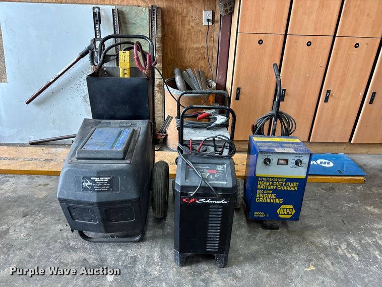 image for item FC4595 (4) battery chargers