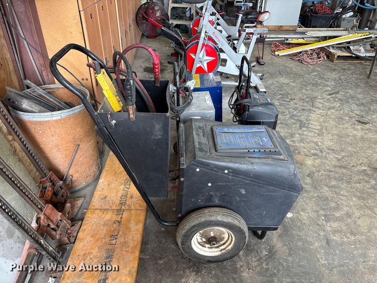 image for item FC4595 (4) battery chargers