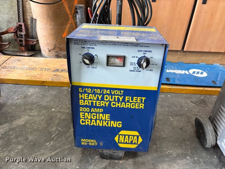 image for item FC4595 (4) battery chargers