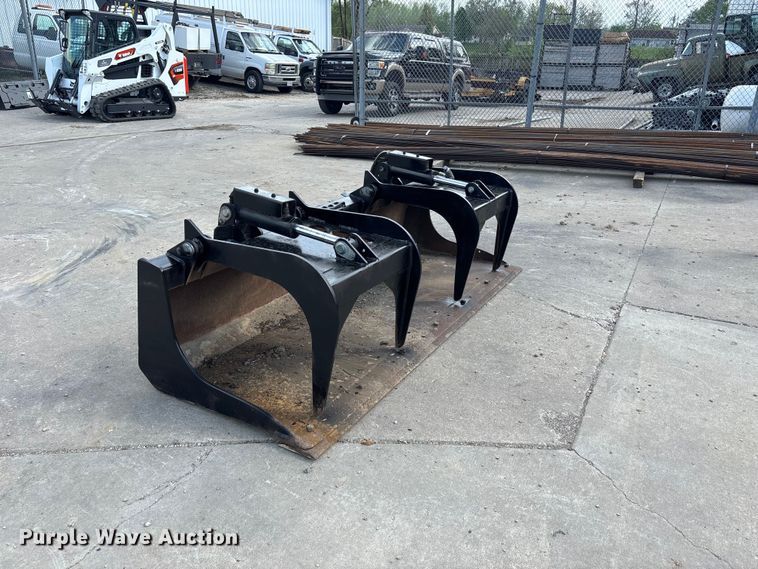 image for item FC4598 Skid steer grapple bucket