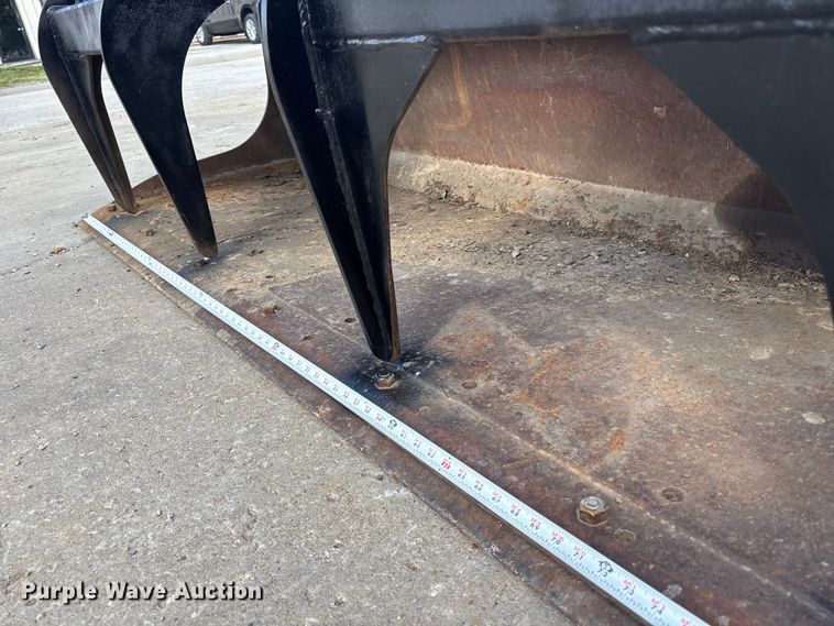 image for item FC4598 Skid steer grapple bucket