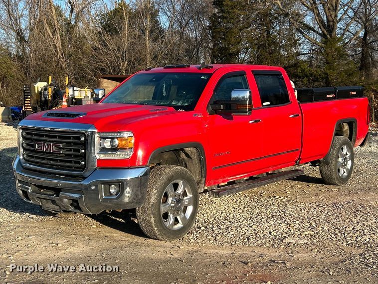 image for item FC5154 2019 GMC Sierra 2500HD Crew Cab pickup truck