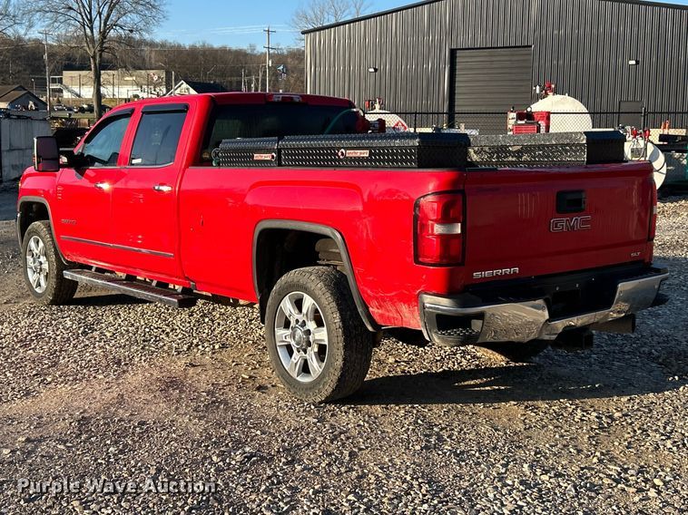 image for item FC5154 2019 GMC Sierra 2500HD Crew Cab pickup truck