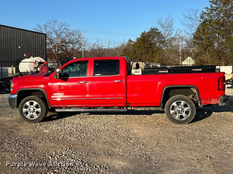 image for item FC5154 2019 GMC Sierra 2500HD Crew Cab pickup truck