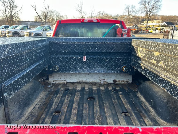 image for item FC5154 2019 GMC Sierra 2500HD Crew Cab pickup truck