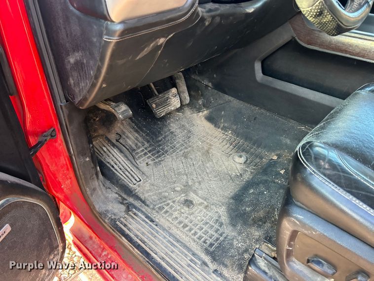 image for item FC5154 2019 GMC Sierra 2500HD Crew Cab pickup truck