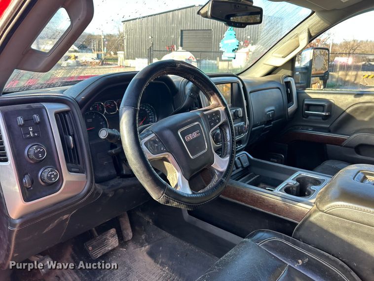 image for item FC5154 2019 GMC Sierra 2500HD Crew Cab pickup truck