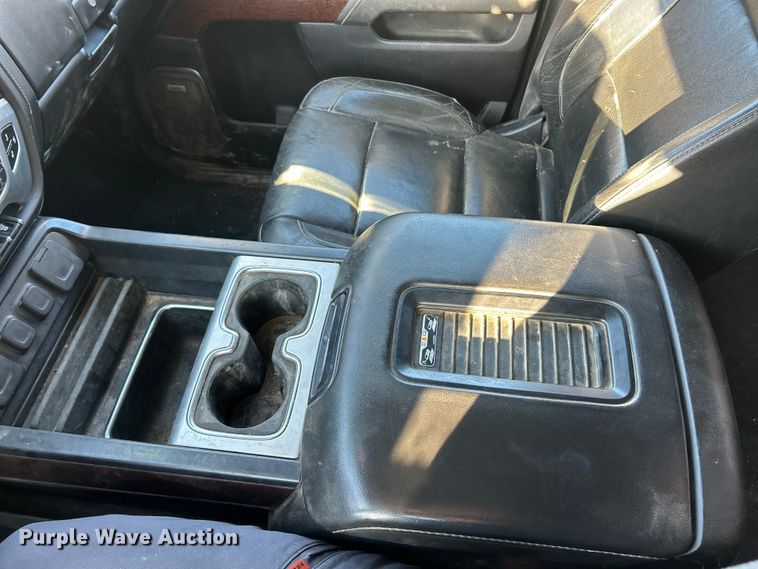 image for item FC5154 2019 GMC Sierra 2500HD Crew Cab pickup truck