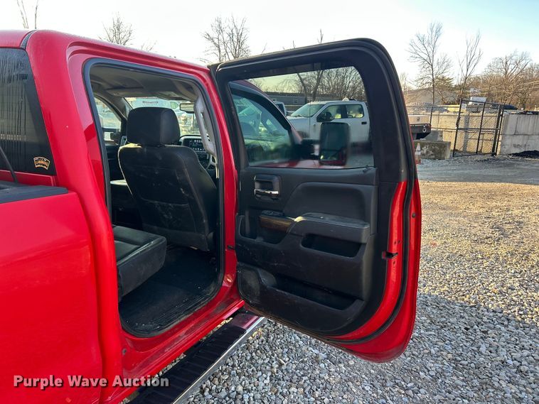 image for item FC5154 2019 GMC Sierra 2500HD Crew Cab pickup truck