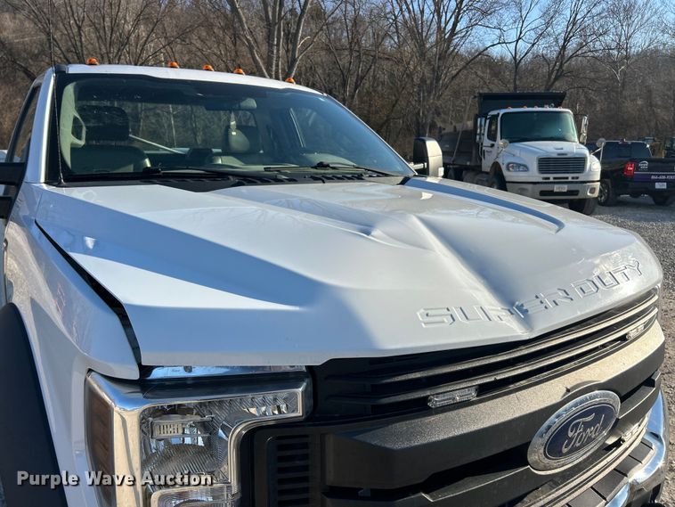 image for item FC5155 2019 Ford F550 XL utility / service truck
