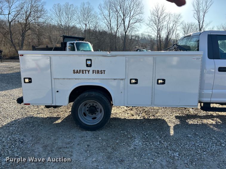 image for item FC5155 2019 Ford F550 XL utility / service truck