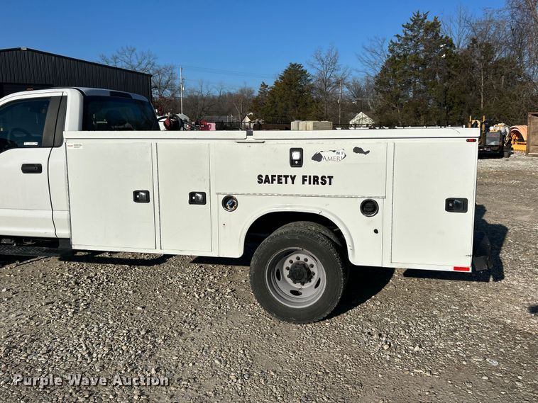 image for item FC5155 2019 Ford F550 XL utility / service truck