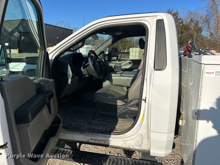 image for item FC5155 2019 Ford F550 XL utility / service truck