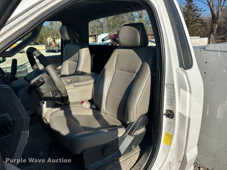 image for item FC5155 2019 Ford F550 XL utility / service truck